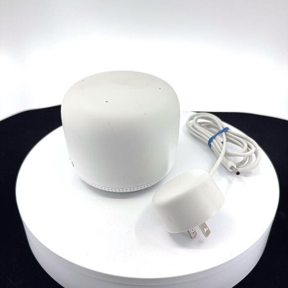 Google Nest WiFi Point - Excellent Condition - Picture 7 of 16